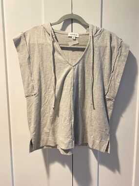 New Evereve Heather Gray Knit Top with Hood